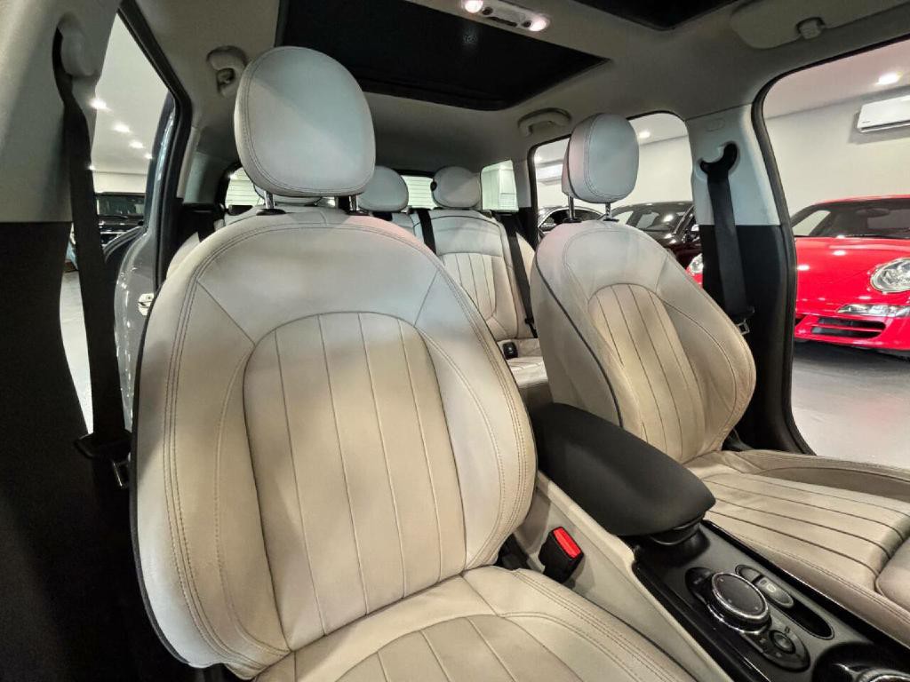 2017 MINI Cooper Clubman Image 22