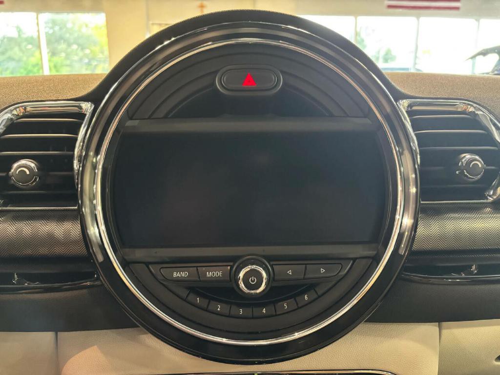 2017 MINI Cooper Clubman Image 27