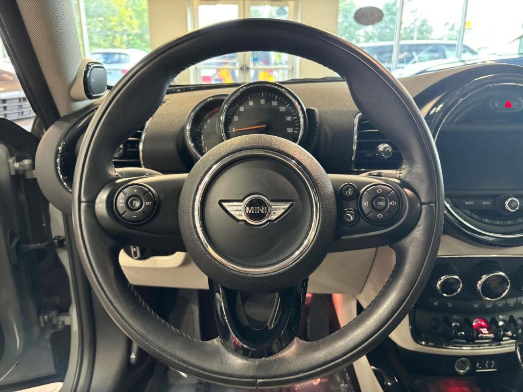 2017 MINI Cooper Clubman Image 28
