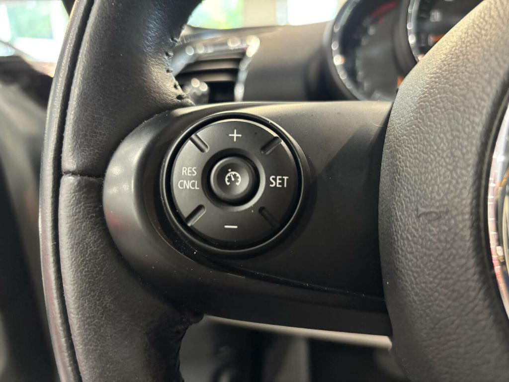 2017 MINI Cooper Clubman Image 29