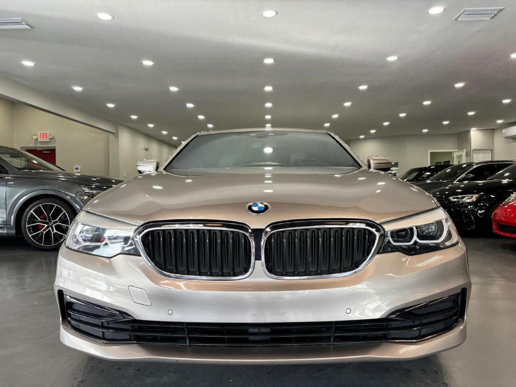 2019 BMW 5 Series Image 2
