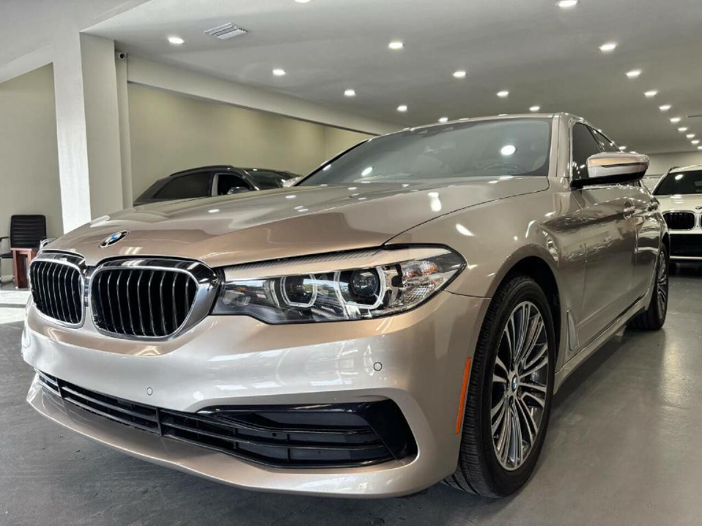 2019 BMW 5 Series Image 3