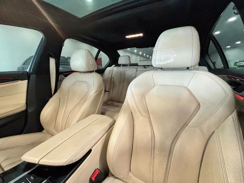 2019 BMW 5 Series Image 11