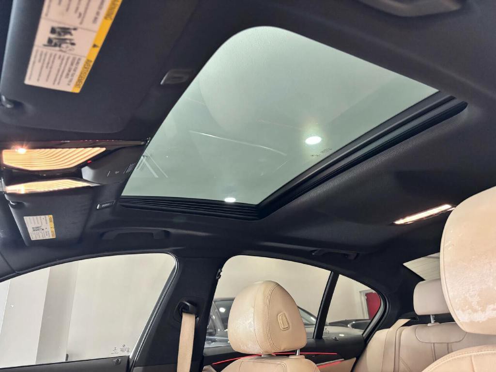2019 BMW 5 Series Image 13