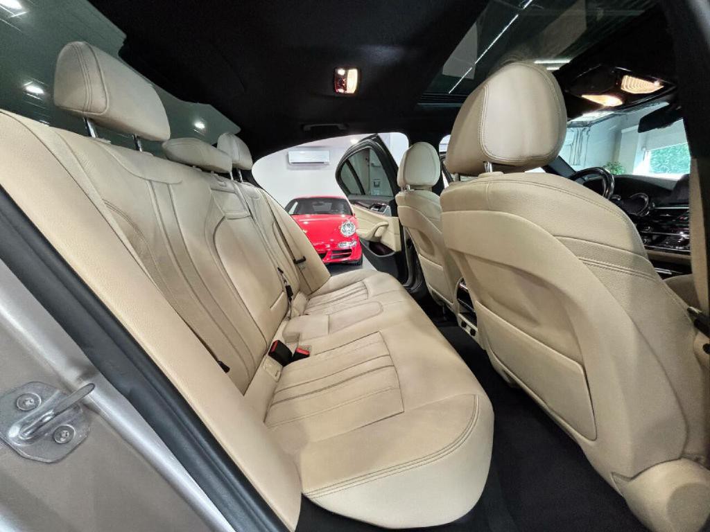 2019 BMW 5 Series Image 16