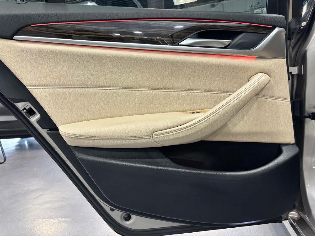 2019 BMW 5 Series Image 39