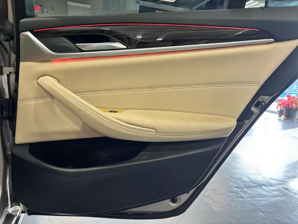2019 BMW 5 Series Image 40