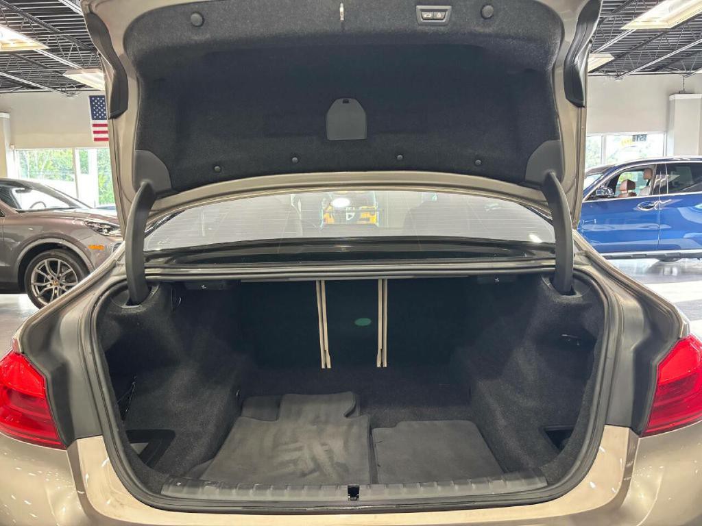 2019 BMW 5 Series Image 42