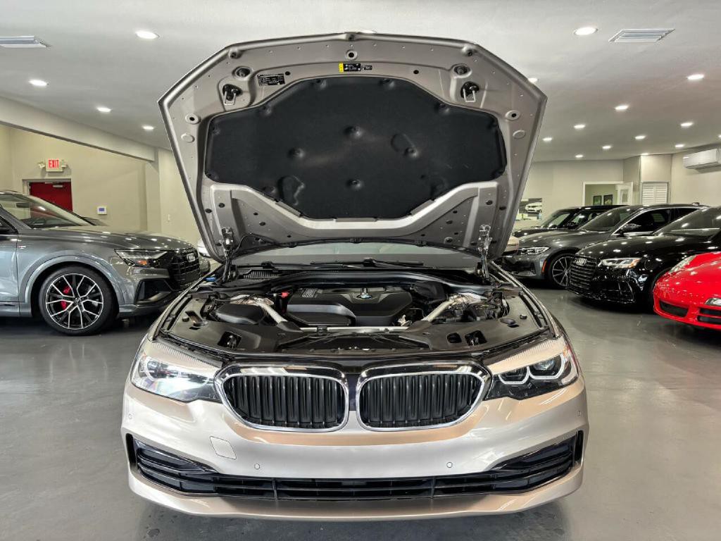 2019 BMW 5 Series Image 44