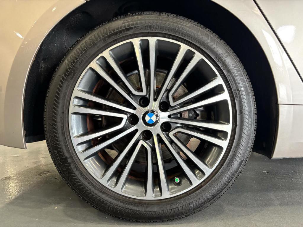 2019 BMW 5 Series Image 48