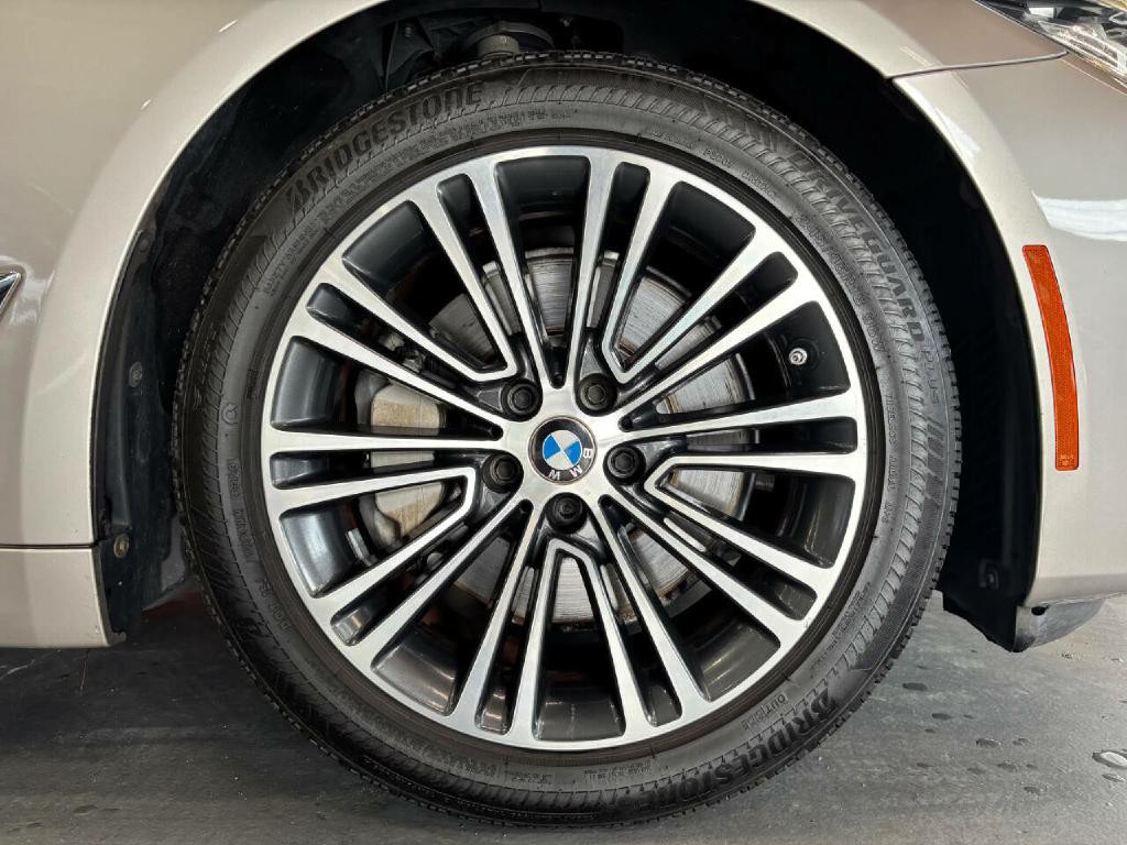 2019 BMW 5 Series Image 49