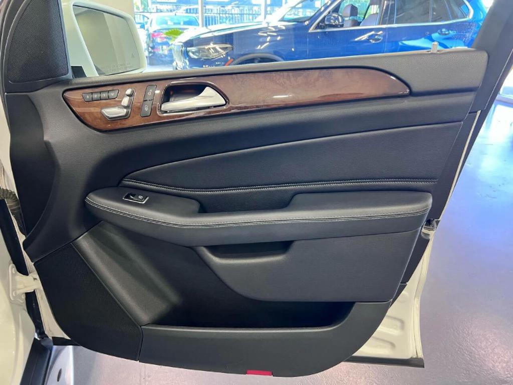 2017 Mercedes-Benz GLS-Class Image 23