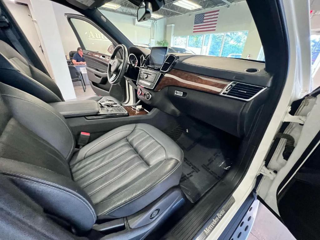 2017 Mercedes-Benz GLS-Class Image 29