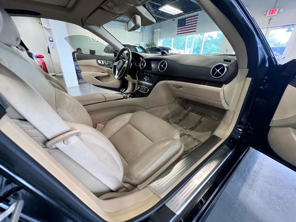 2013 Mercedes-Benz SL-Class Image 18