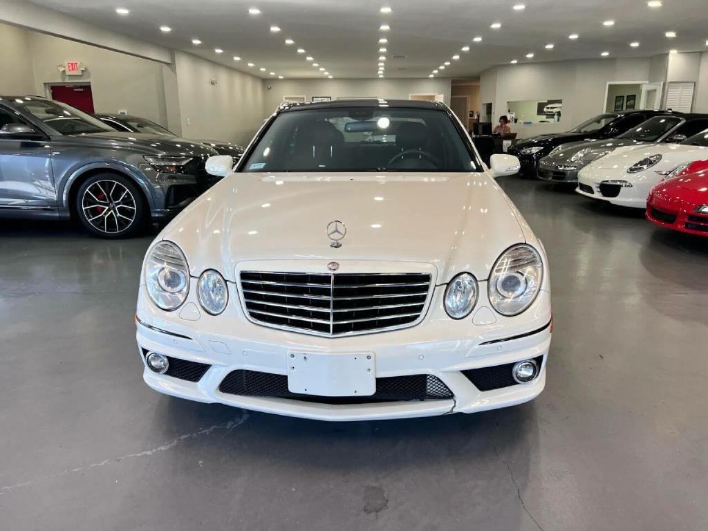 2009 Mercedes-Benz E-Class Image 2
