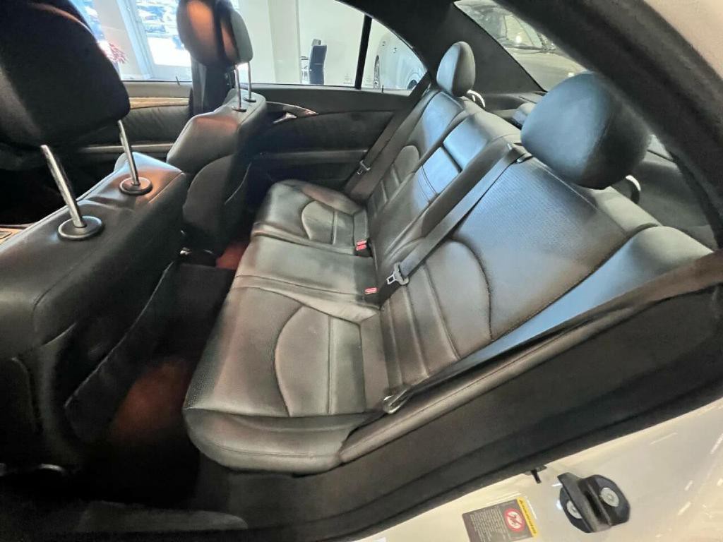 2009 Mercedes-Benz E-Class Image 11