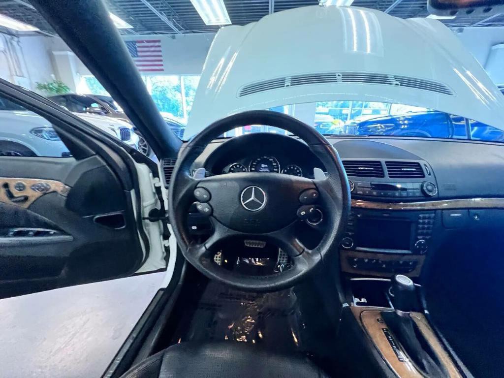 2009 Mercedes-Benz E-Class Image 14
