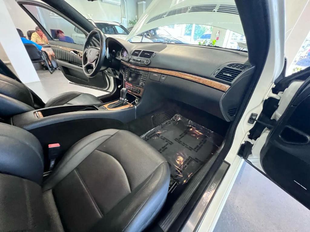 2009 Mercedes-Benz E-Class Image 27