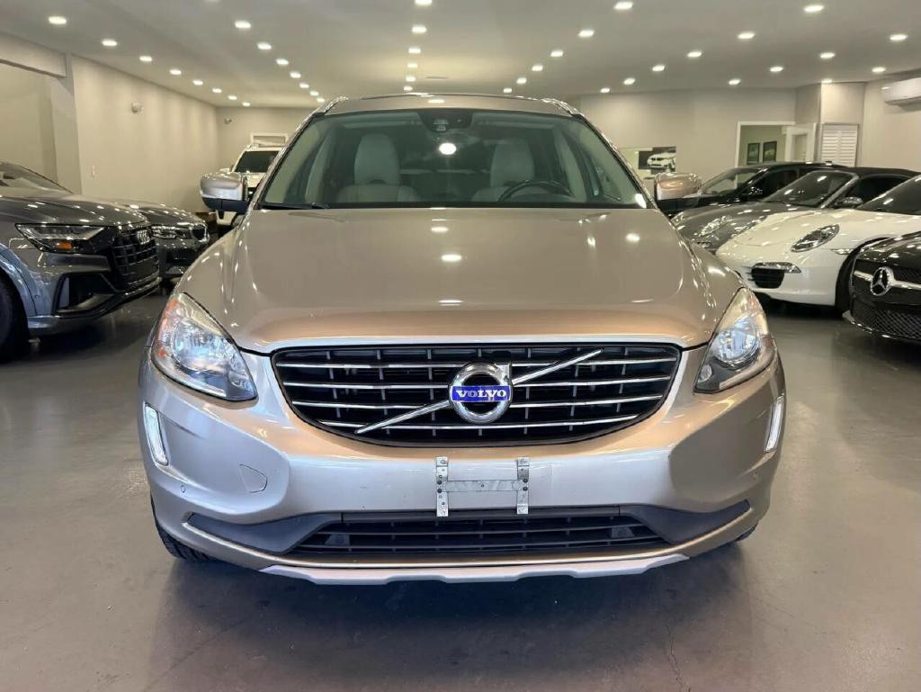 2016 Volvo XC60 Image 2