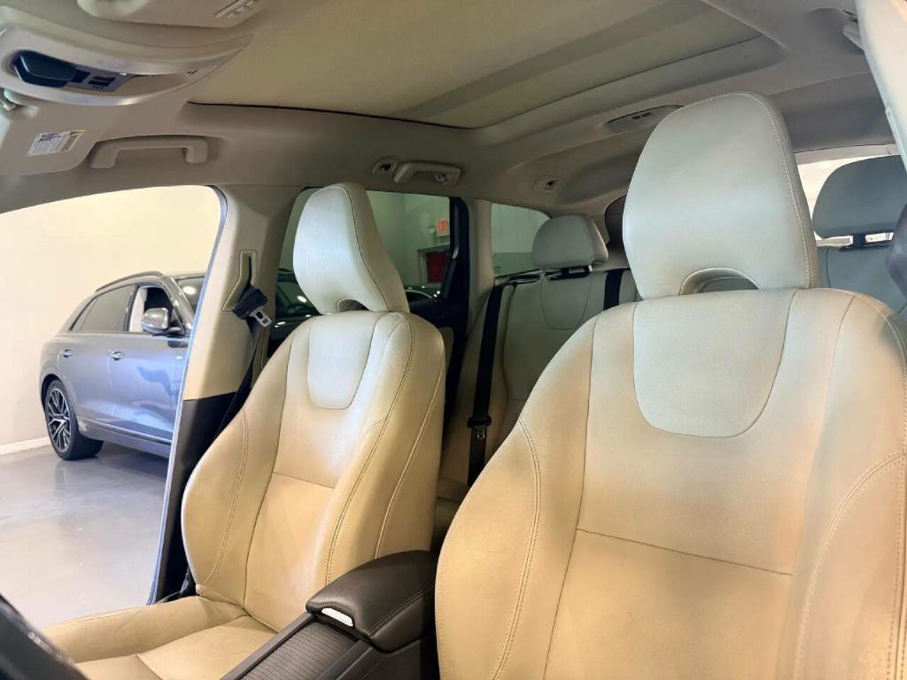2016 Volvo XC60 Image 16