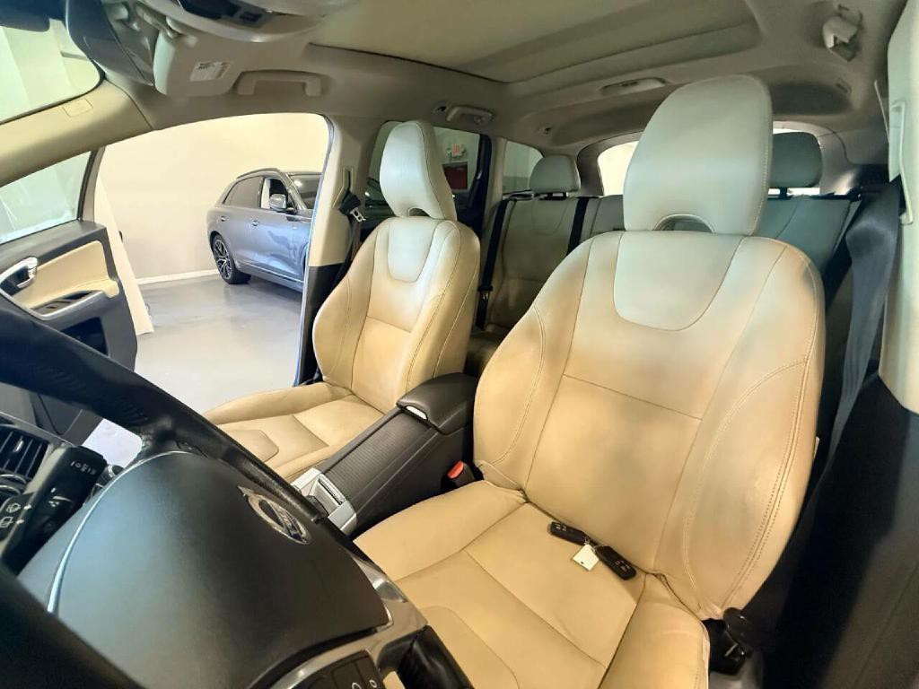 2016 Volvo XC60 Image 17