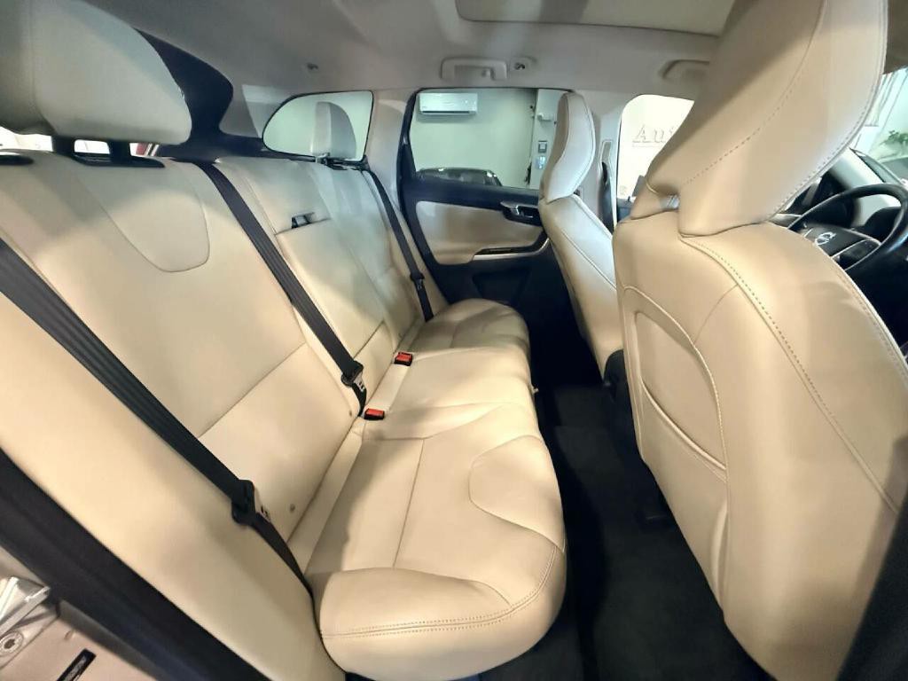 2016 Volvo XC60 Image 19
