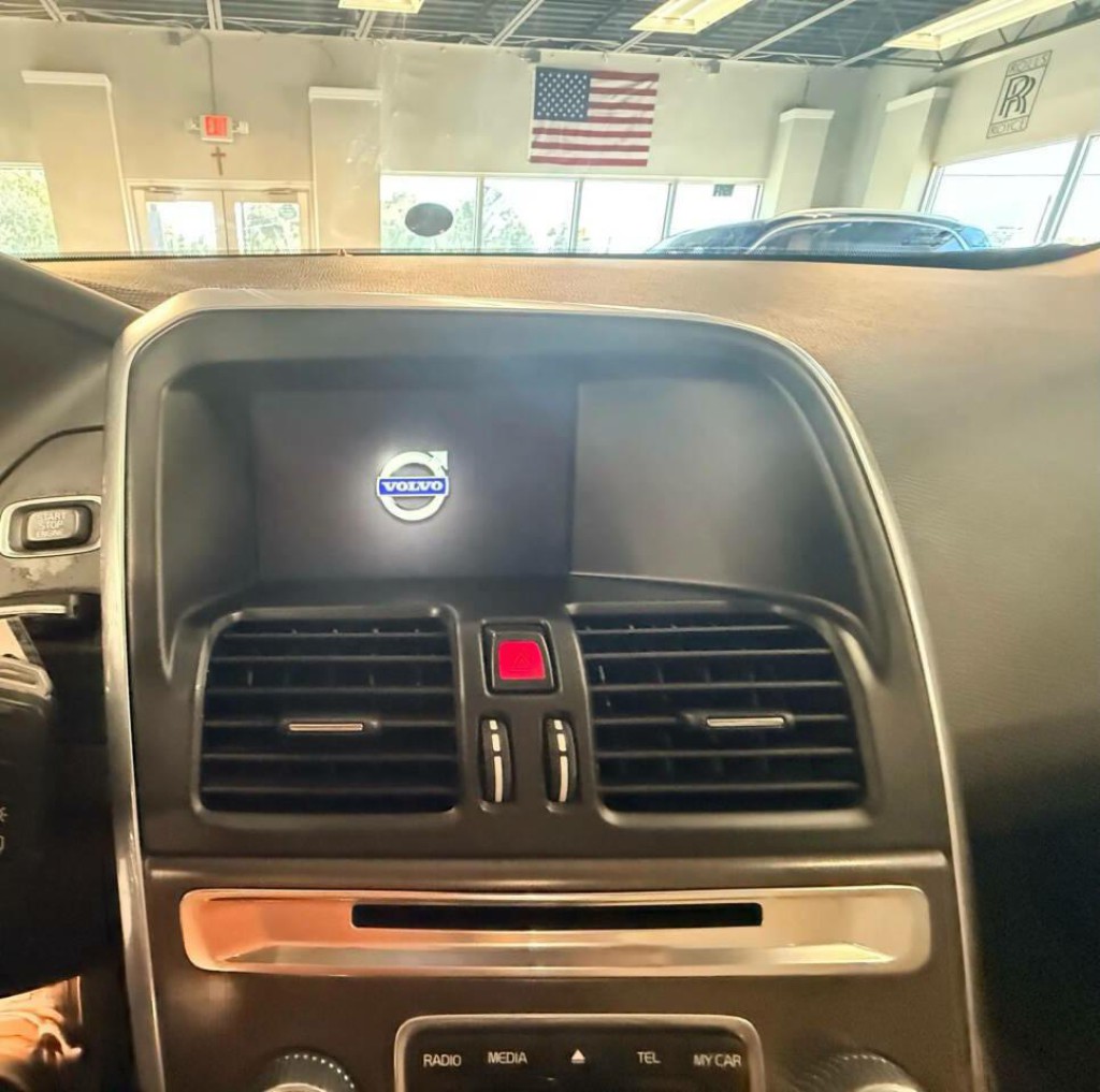 2016 Volvo XC60 Image 24