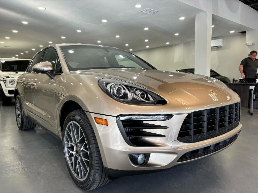 2016 Porsche Macan Image 1