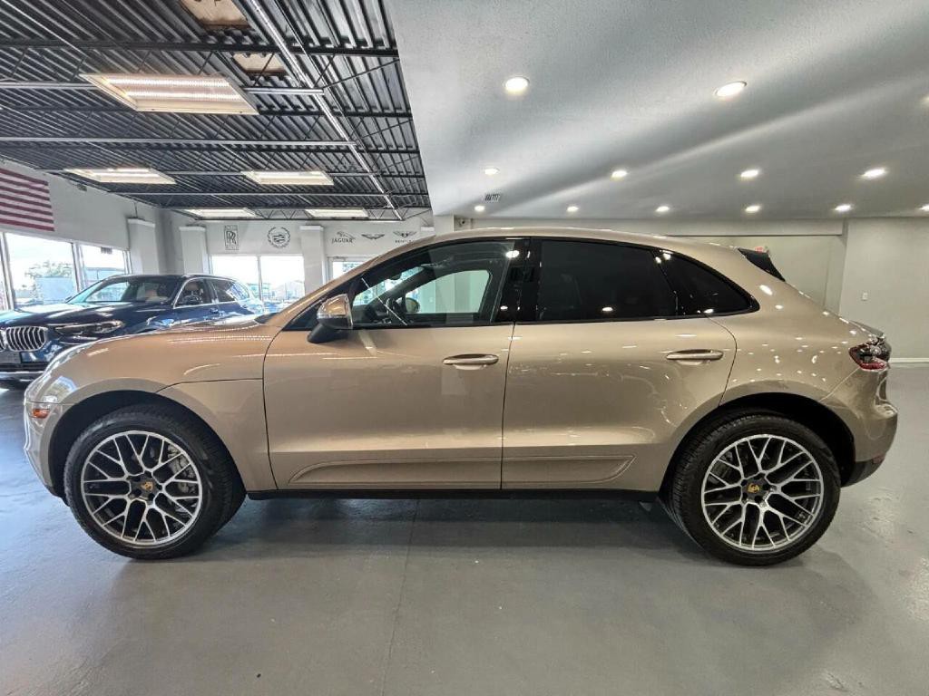 2016 Porsche Macan Image 6