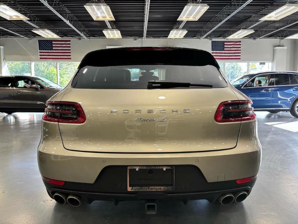 2016 Porsche Macan Image 9