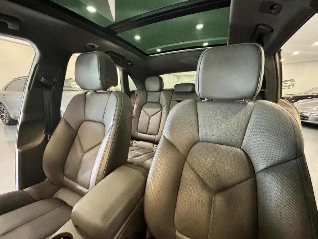 2016 Porsche Macan Image 15
