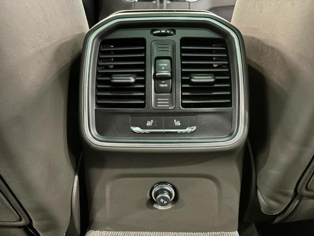2016 Porsche Macan Image 26