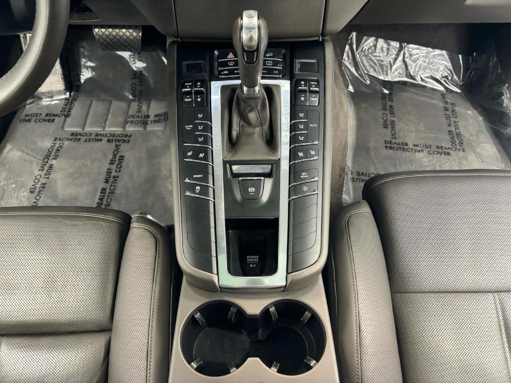 2016 Porsche Macan Image 29