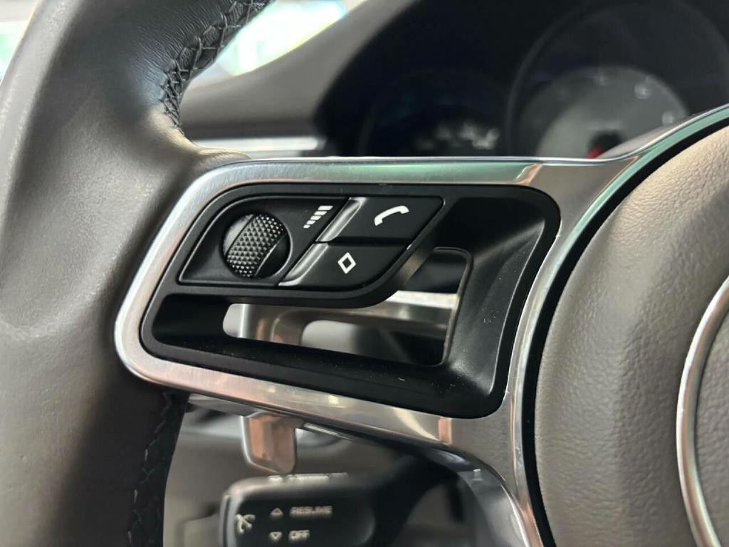 2016 Porsche Macan Image 33