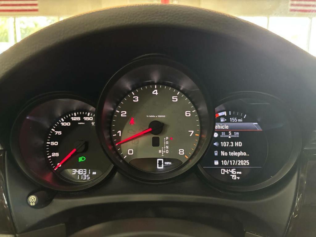 2016 Porsche Macan Image 35