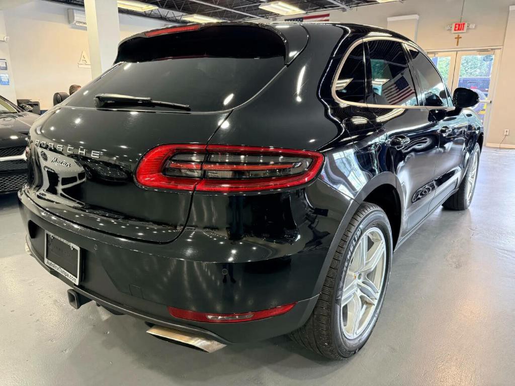 2018 Porsche Macan Image 8