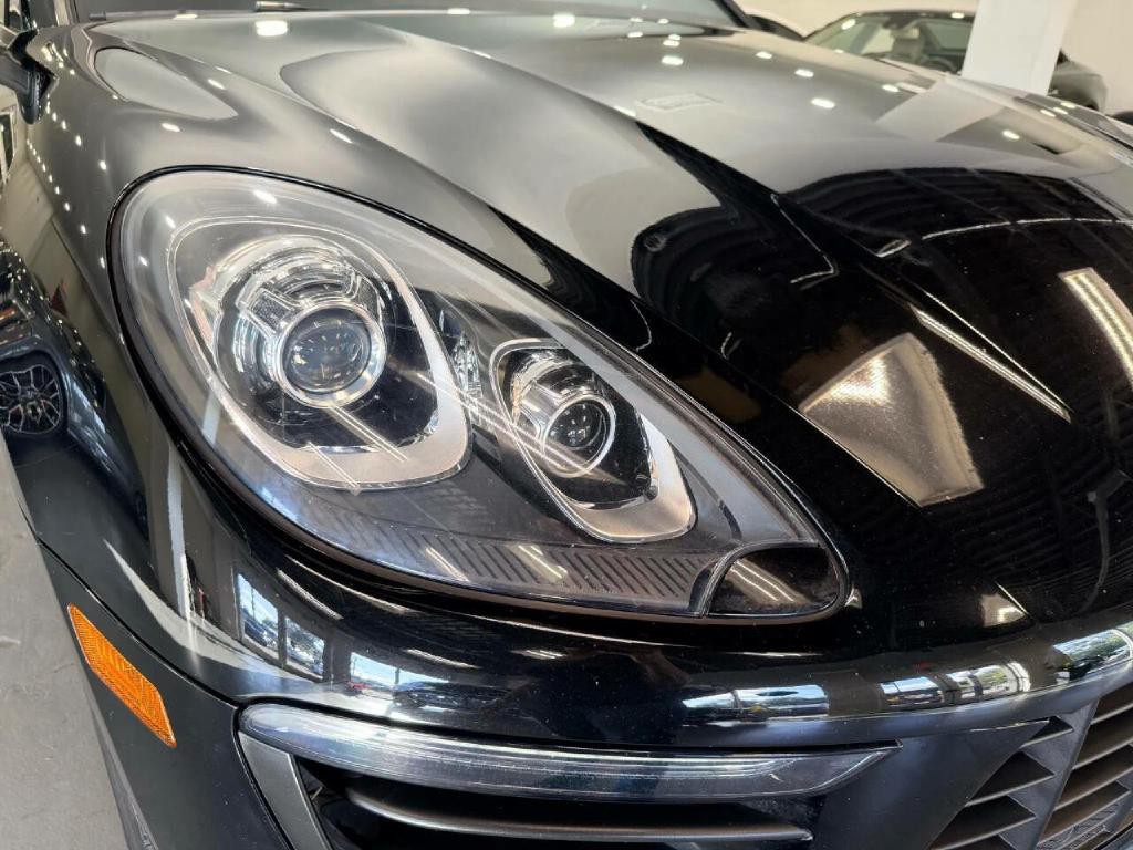 2018 Porsche Macan Image 10