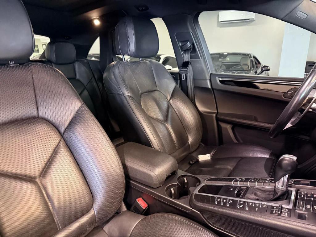 2018 Porsche Macan Image 21