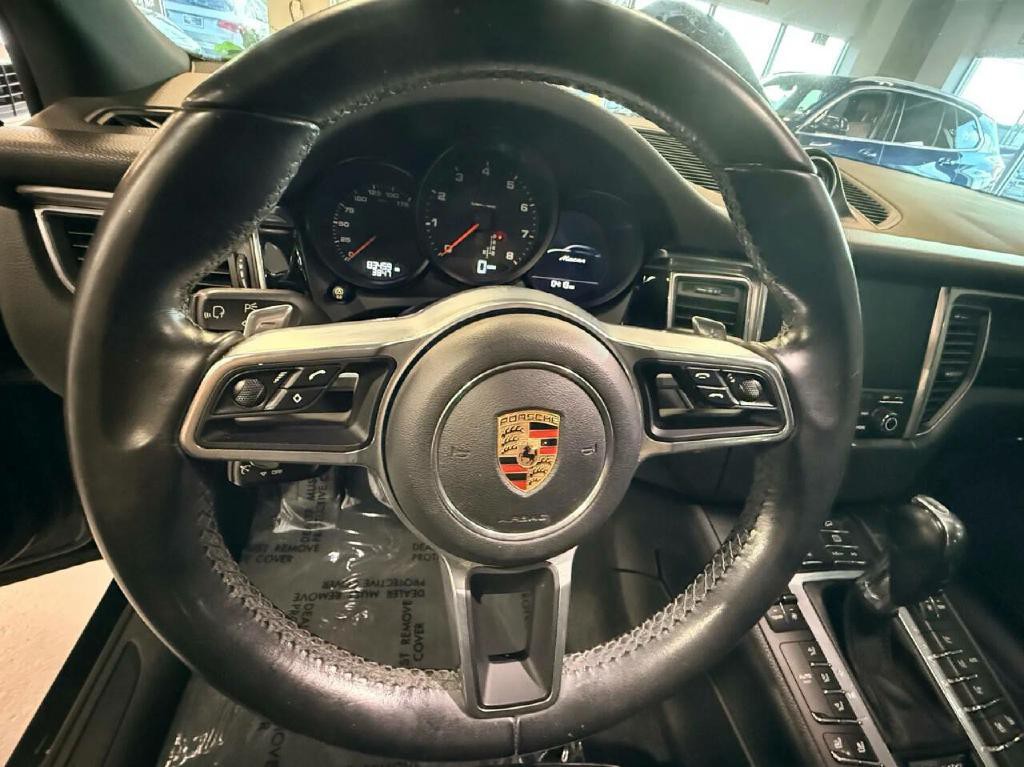 2018 Porsche Macan Image 22