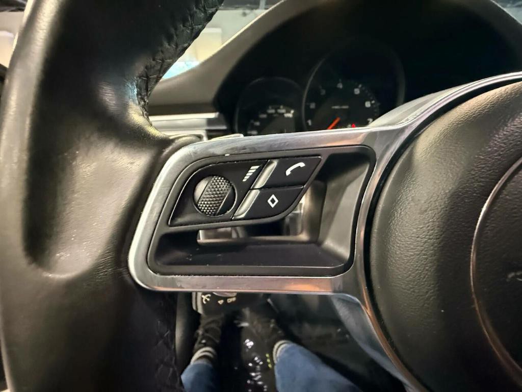 2018 Porsche Macan Image 23