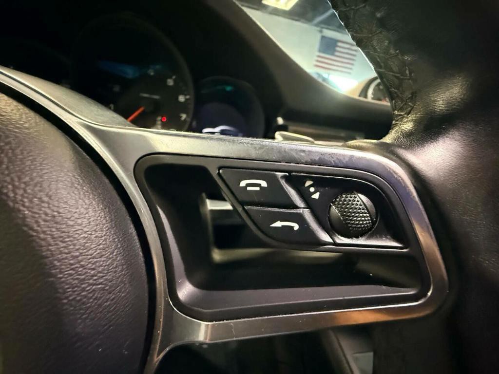 2018 Porsche Macan Image 24
