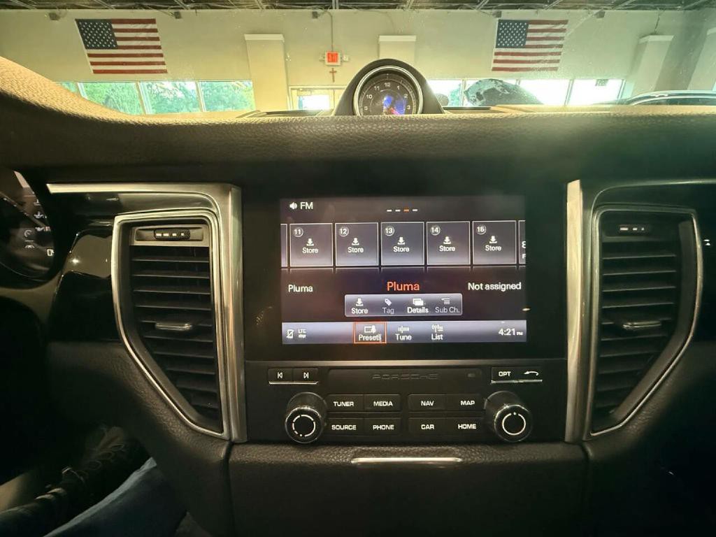 2018 Porsche Macan Image 26