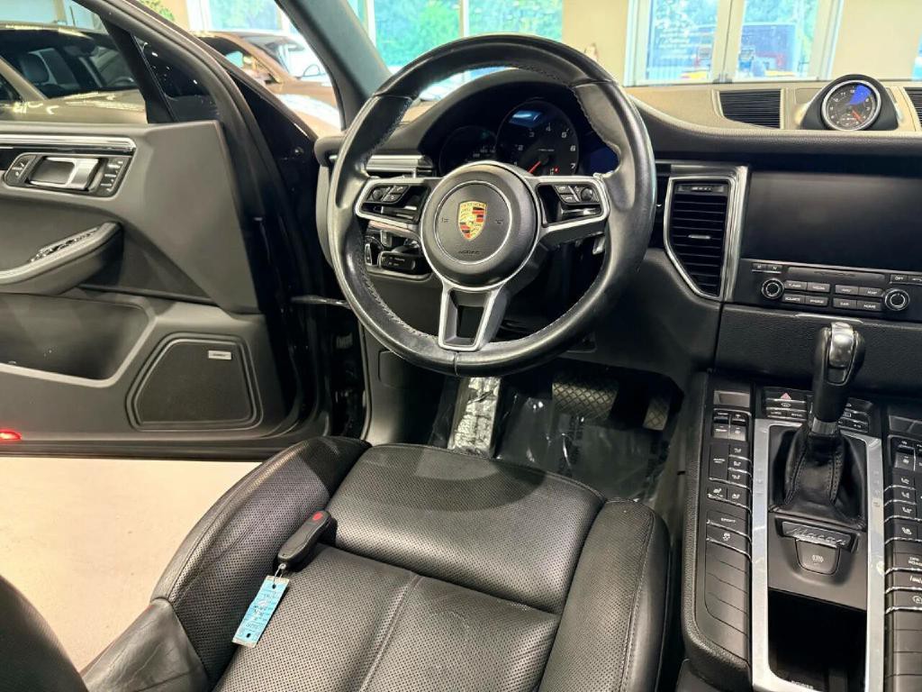 2018 Porsche Macan Image 31