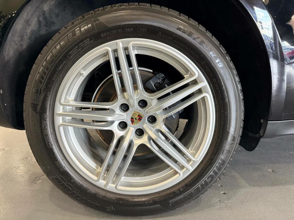 2018 Porsche Macan Image 41