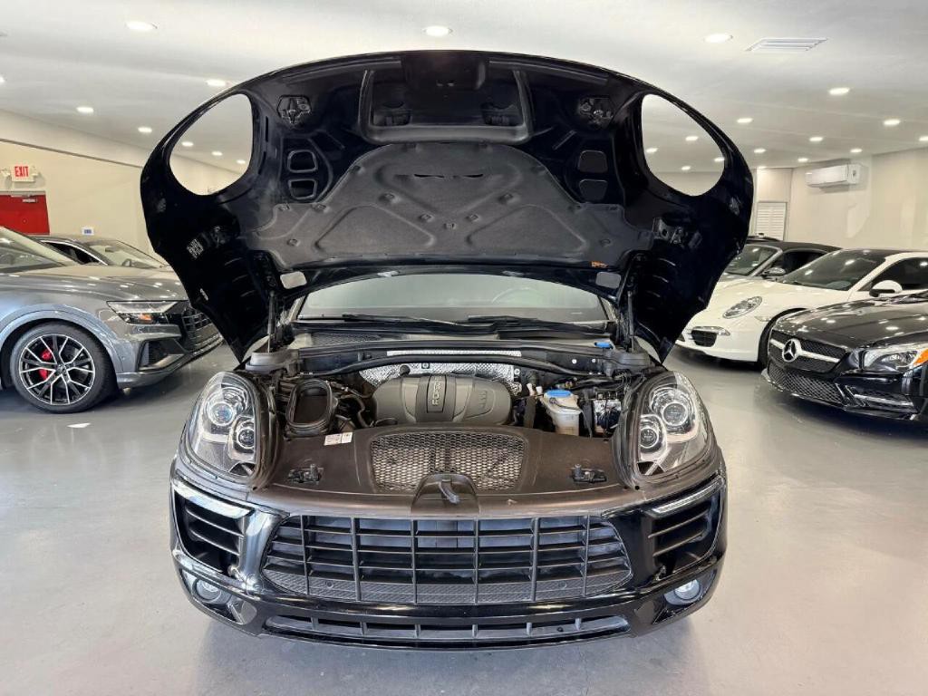 2018 Porsche Macan Image 46