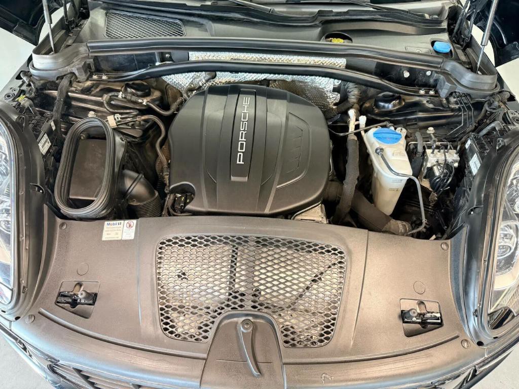 2018 Porsche Macan Image 47