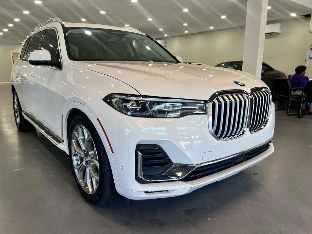 2019 BMW X7 Image 1
