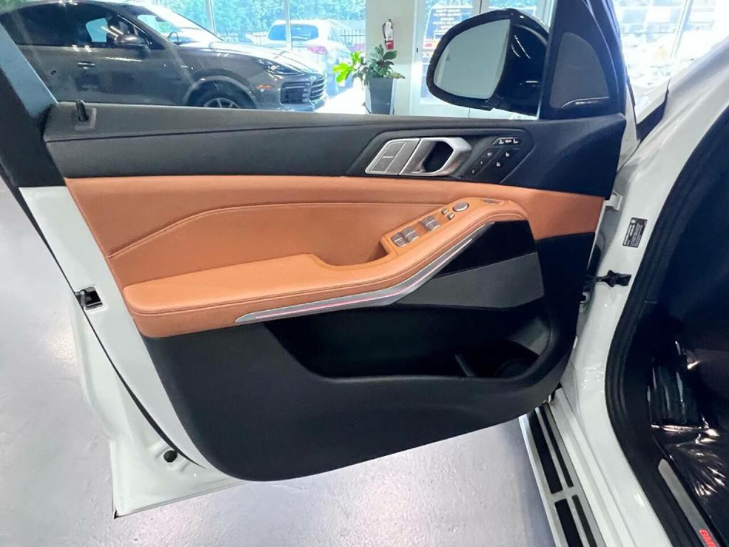 2019 BMW X7 Image 27