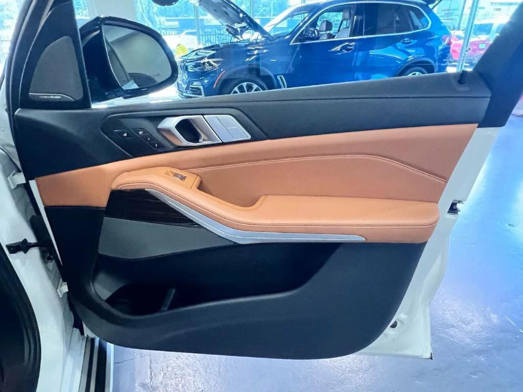 2019 BMW X7 Image 29