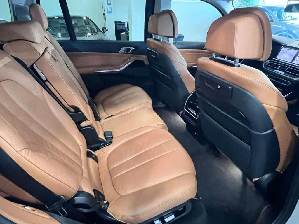 2019 BMW X7 Image 30